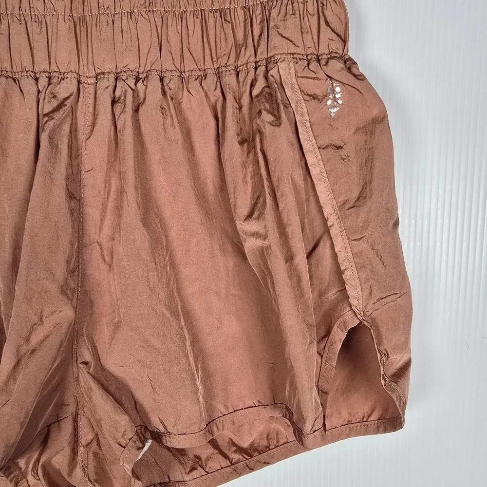 FREE PEOPLE MOVEMENT THE WAY HOME SHORT PERUVIAN WALNUT Size Medium - Picture 4 of 14